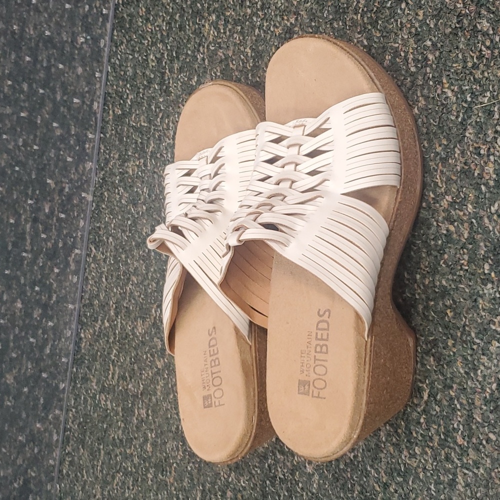Size 6 white mountain cork sandal
